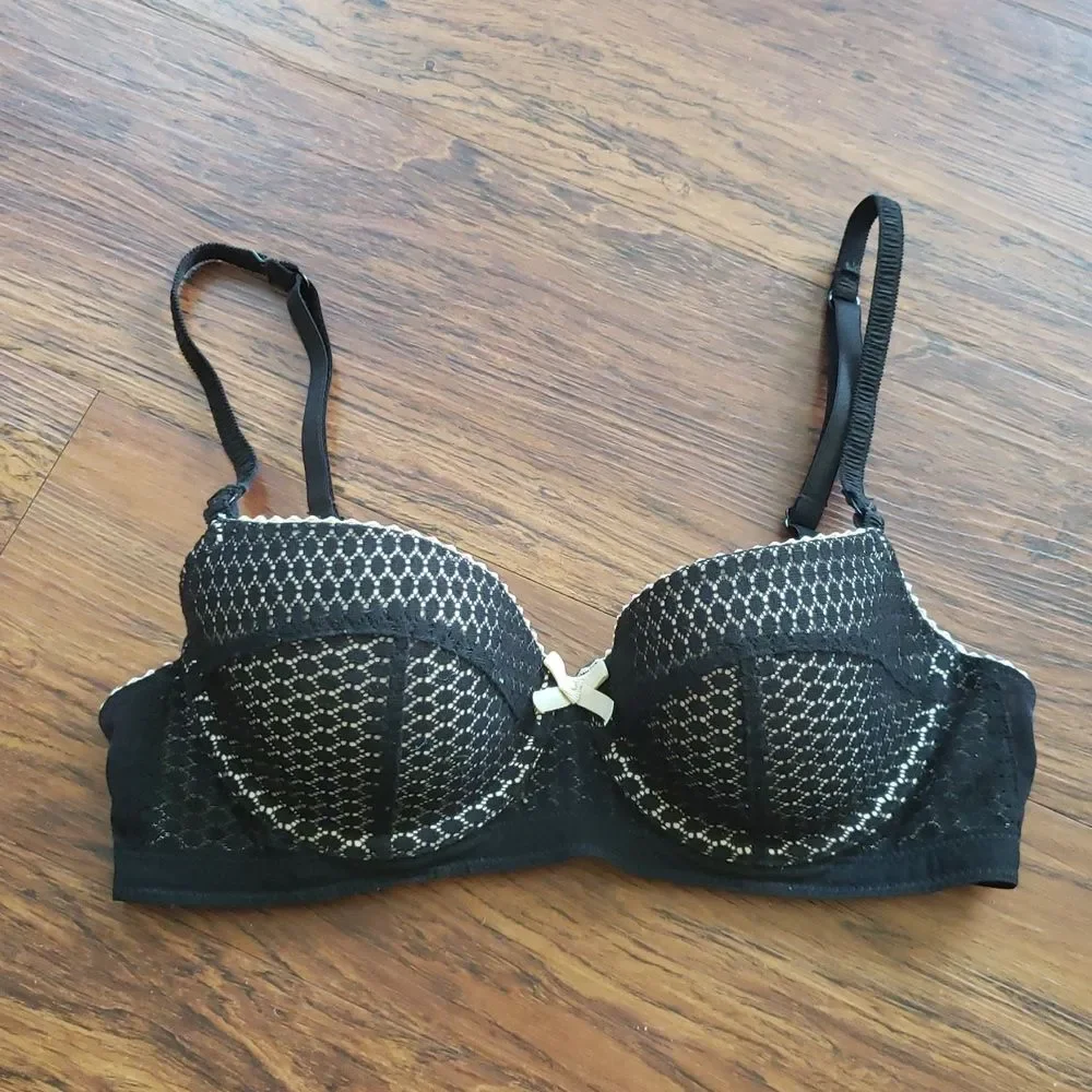 Heidi Klum Intimates Black and Cream Chic Feminine Trendy Lingerie Lacey Bra 32B